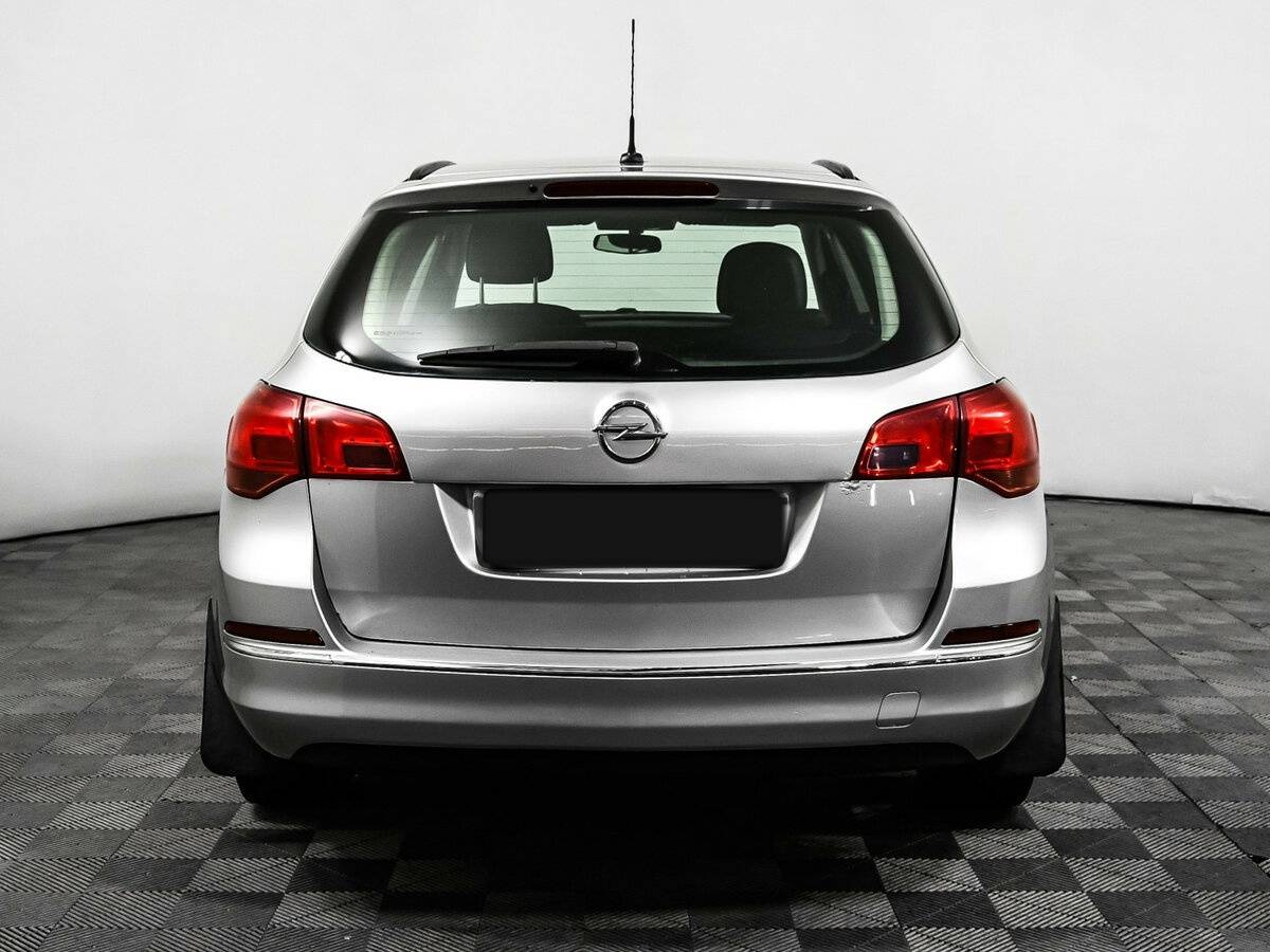 Opel Astra с пробегом — 2013 год. Фото: #5