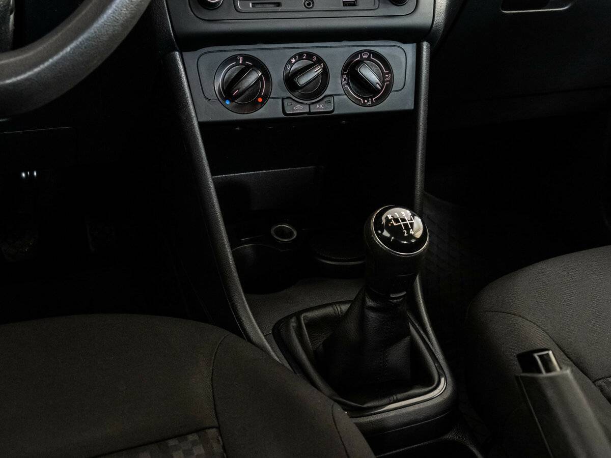 Volkswagen Polo с пробегом — 2017 год. Фото: #11