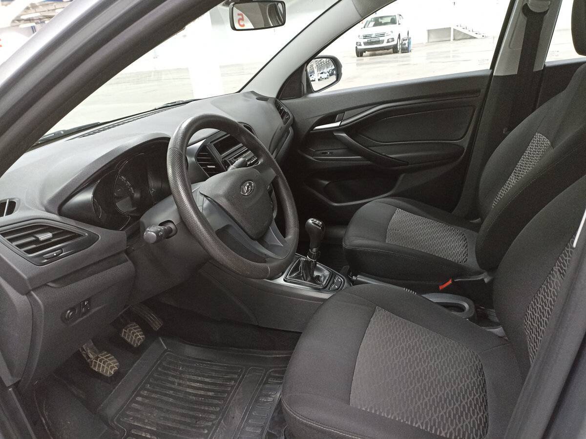 Lada (ВАЗ) Vesta с пробегом — 2016 год. Фото: #15