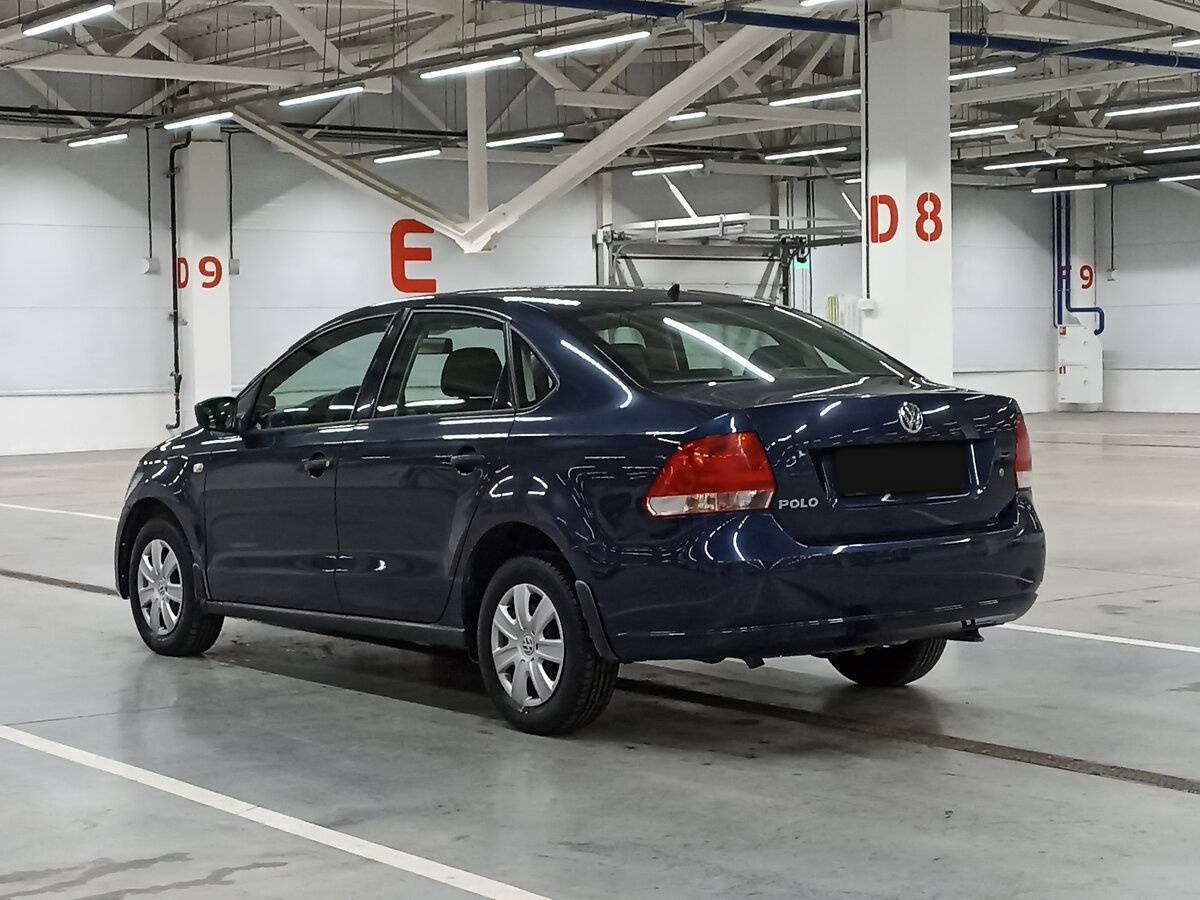 Volkswagen Polo с пробегом — 2015 год. Фото: #6
