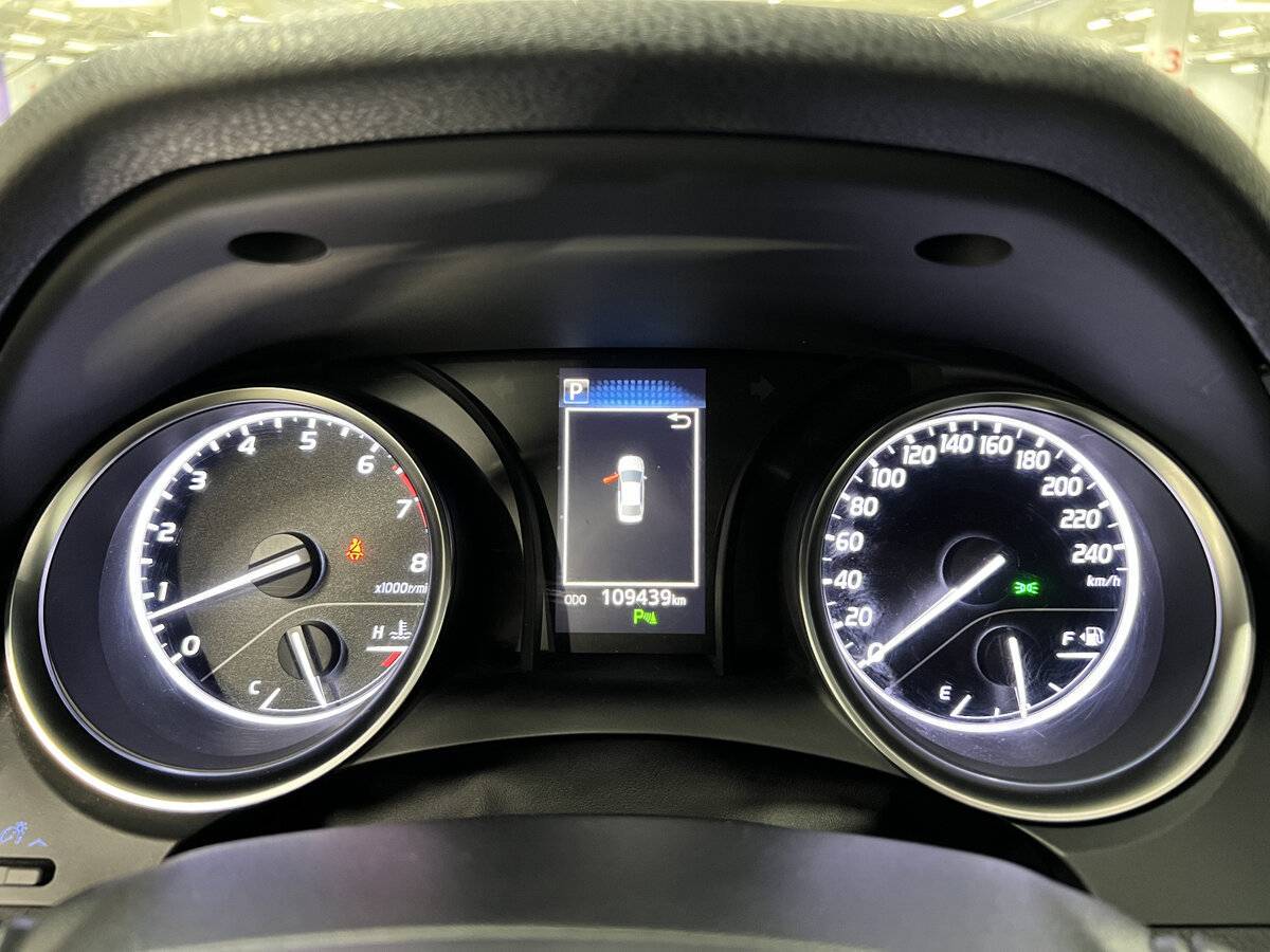 Toyota Camry с пробегом — 2018 год. Фото: #12