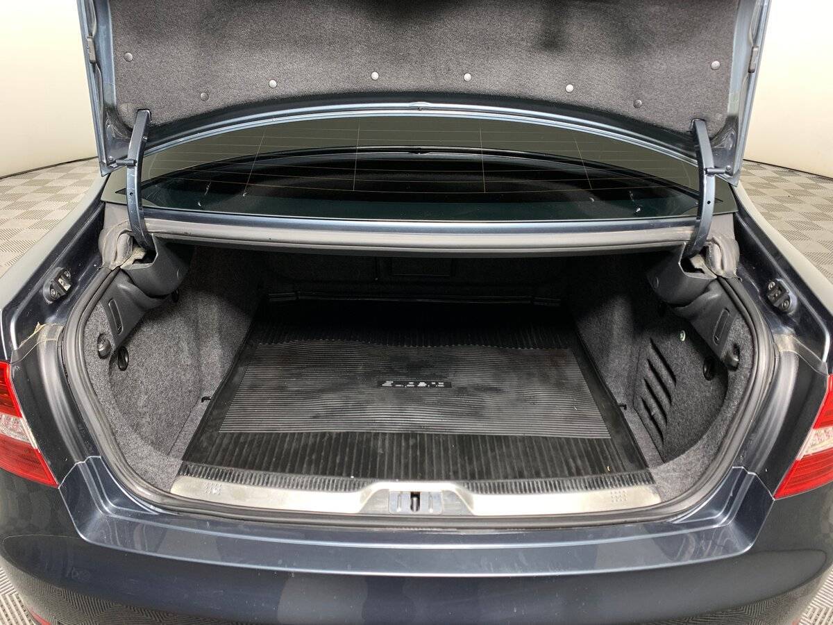 Skoda Superb с пробегом — 2014 год. Фото: #18