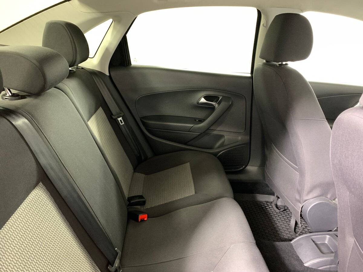 Volkswagen Polo с пробегом — 2014 год. Фото: #16