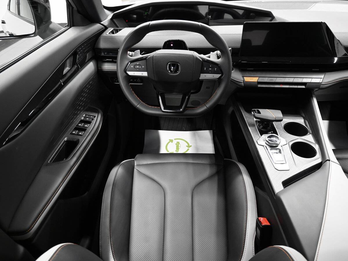 Changan UNI-V с пробегом — 2023 год. Фото: #10