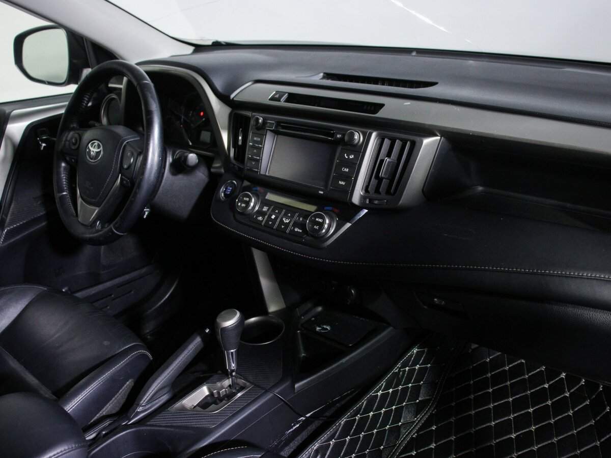 Toyota RAV4 с пробегом — 2013 год. Фото: #8