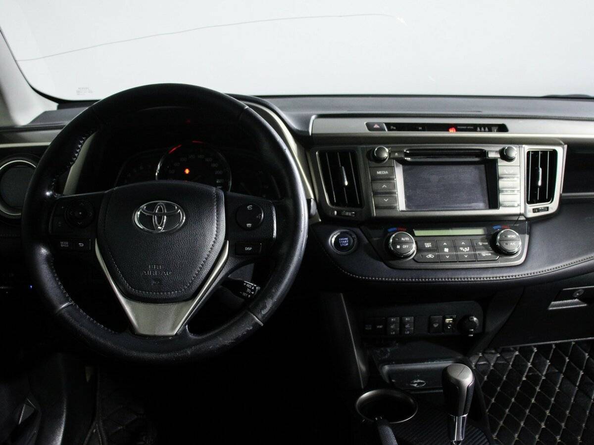 Toyota RAV4 с пробегом — 2013 год. Фото: #11