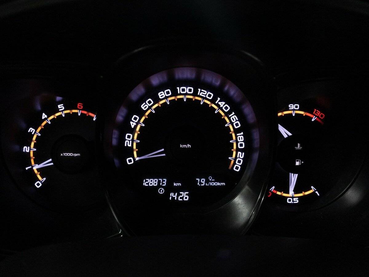 Lada (ВАЗ) Vesta с пробегом — 2019 год. Фото: #11