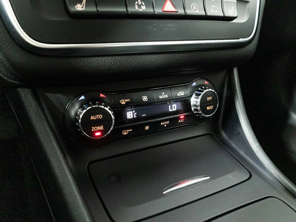 Mercedes-Benz CLA с пробегом — 2015 год. Фото: #14