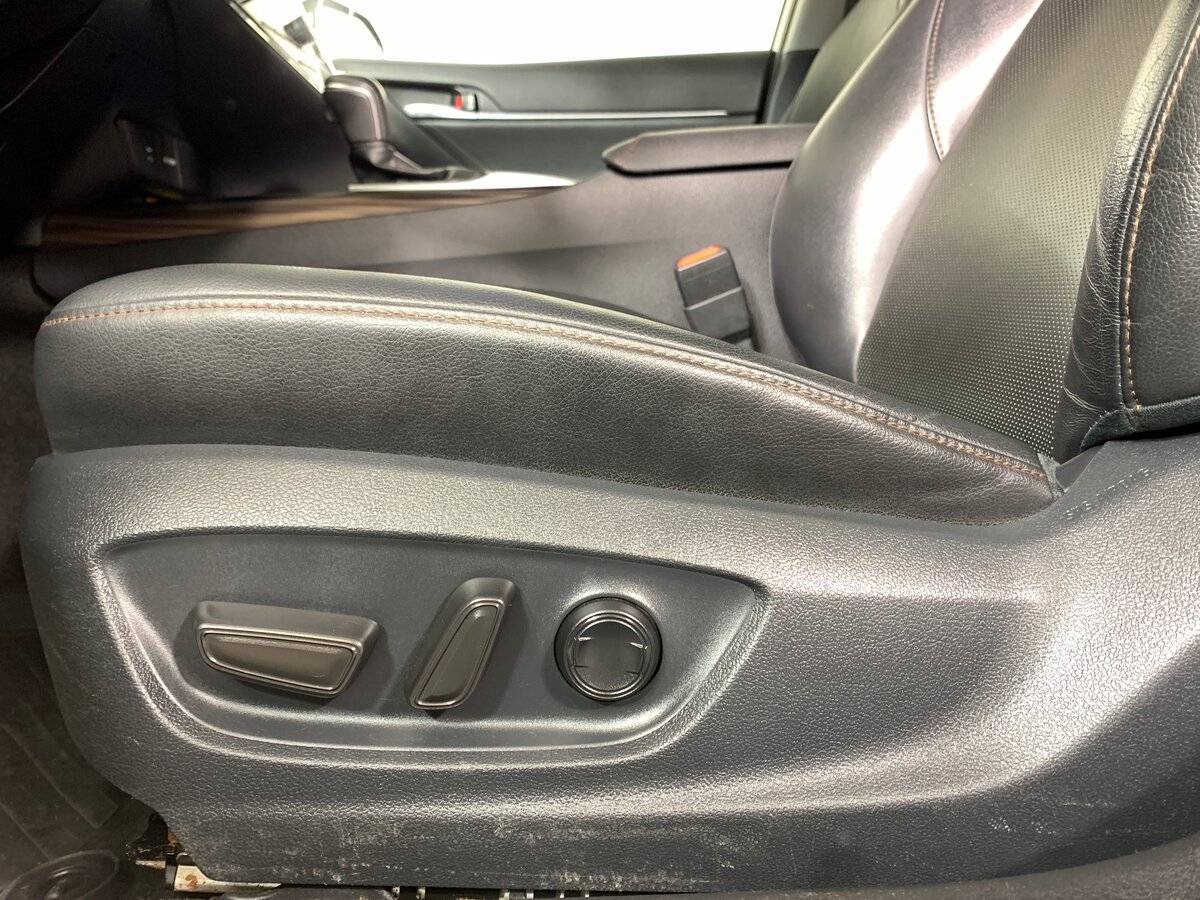 Toyota Camry с пробегом — 2018 год. Фото: #15