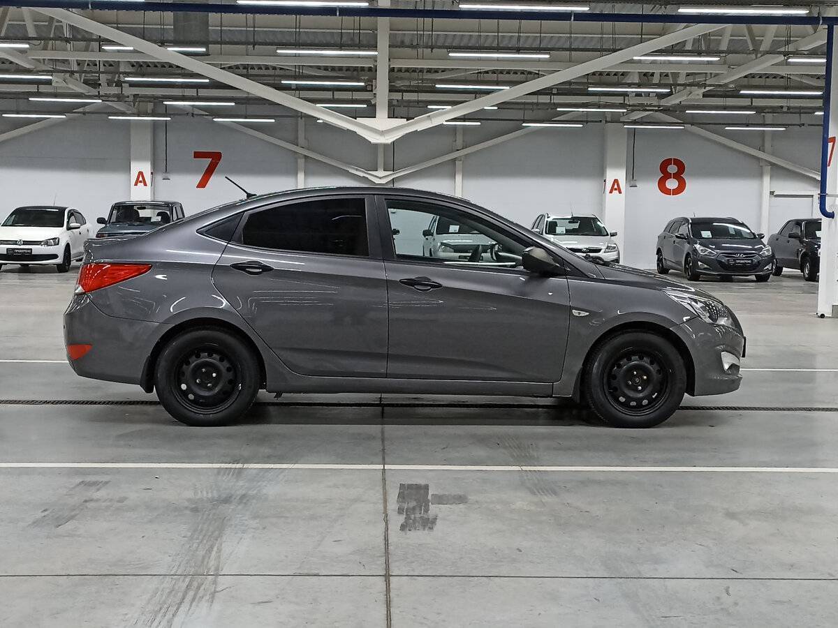 Hyundai Solaris с пробегом — 2015 год. Фото: #3