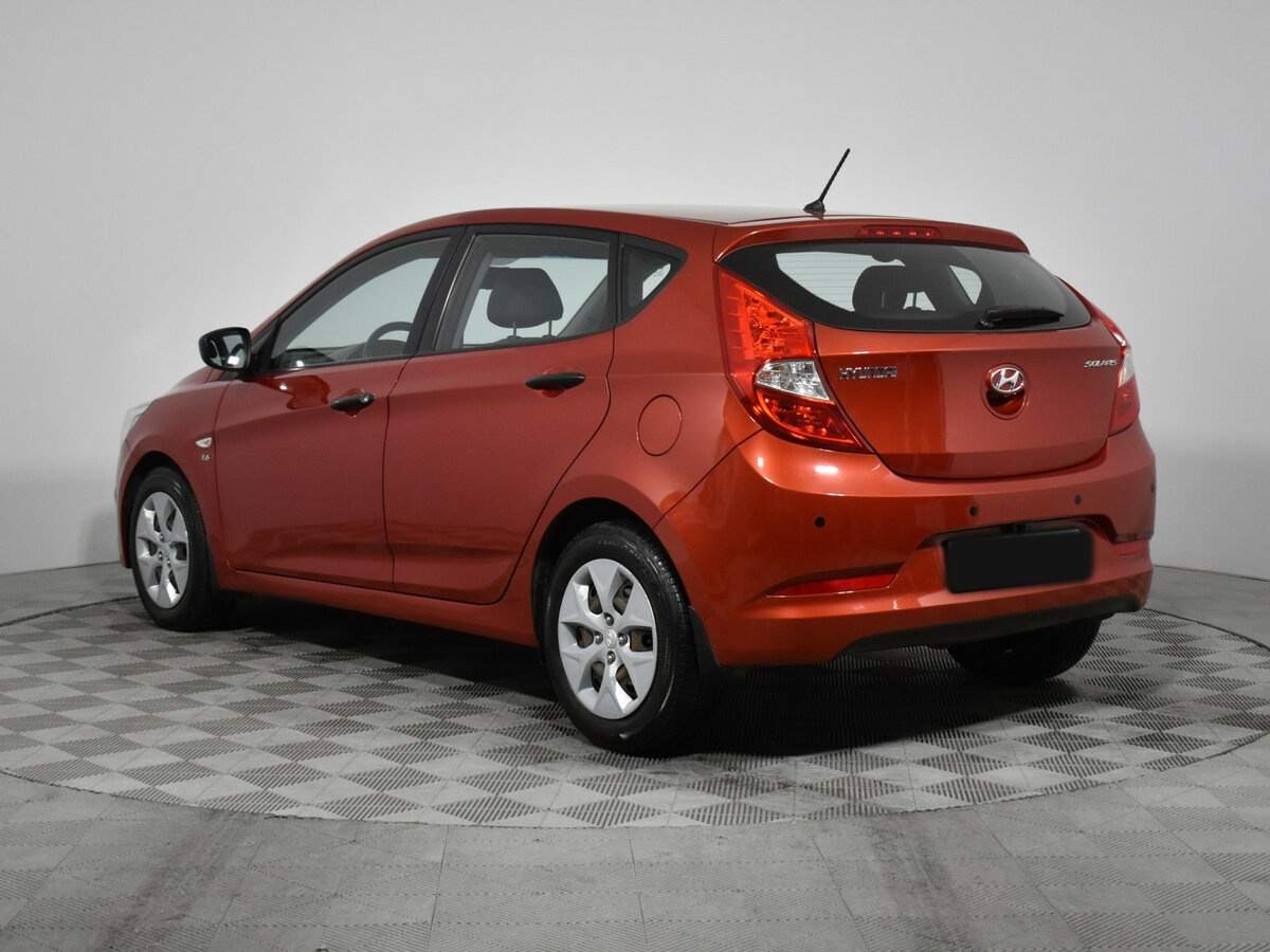 Hyundai Solaris с пробегом — 2014 год. Фото: #6