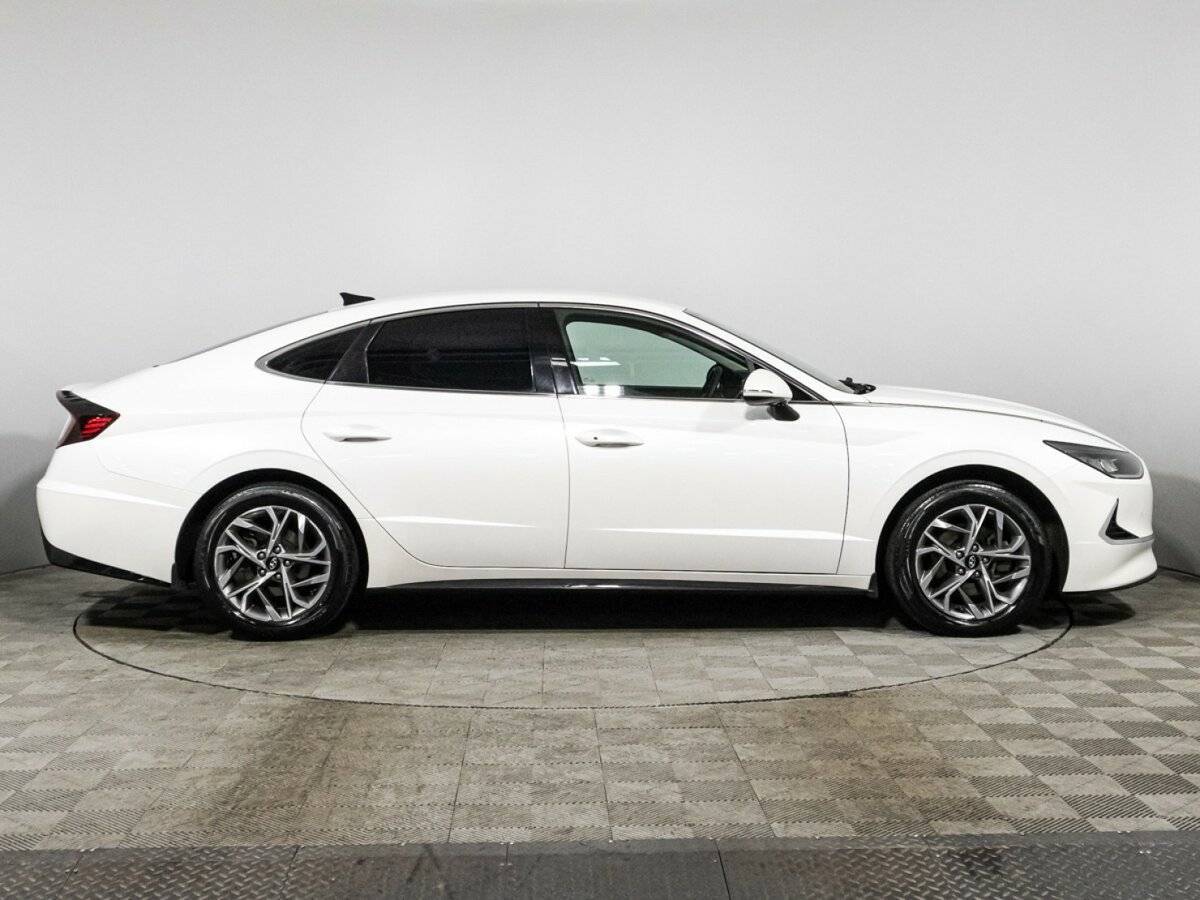 Hyundai Sonata с пробегом — 2021 год. Фото: #3