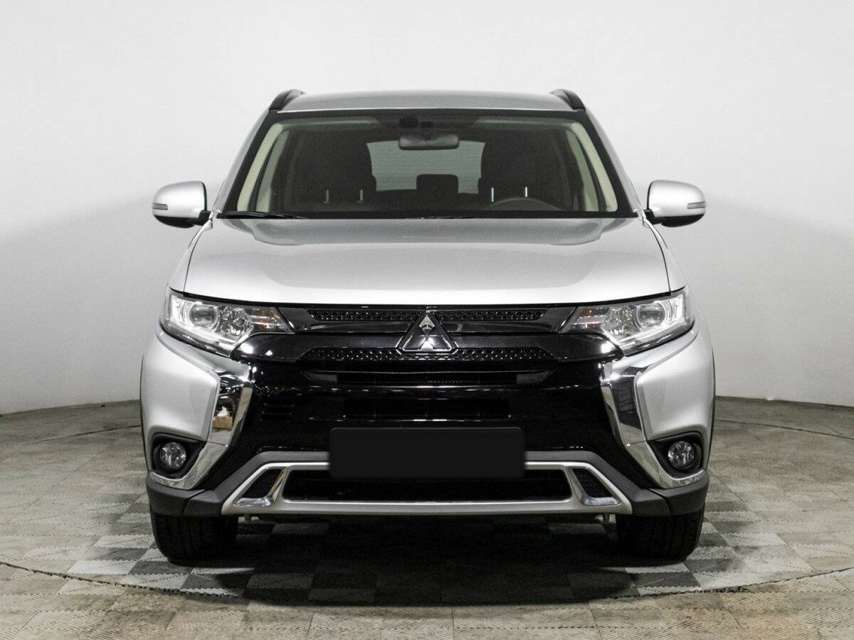Mitsubishi Outlander с пробегом — 2022 год. Фото: #1