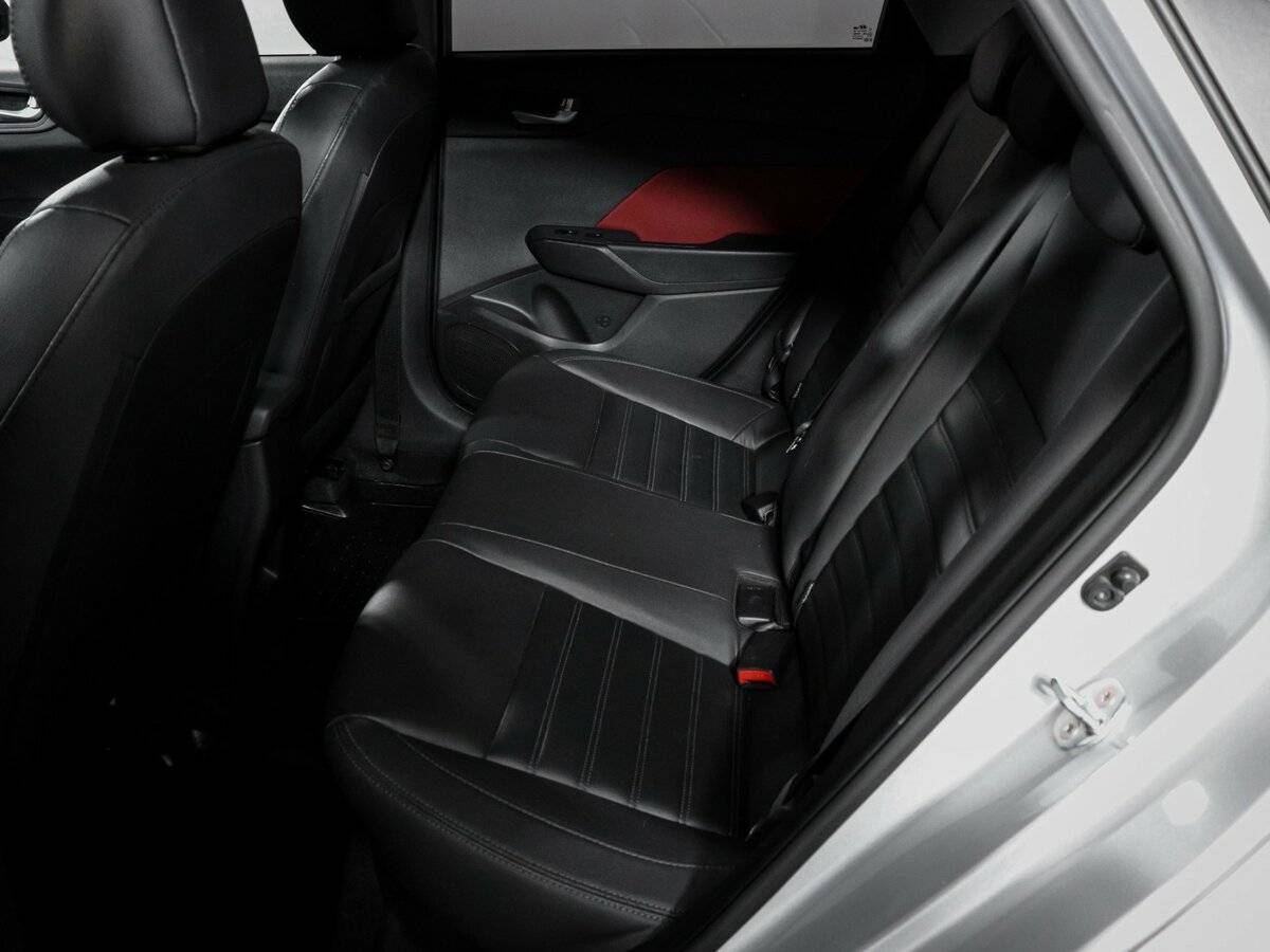 Hyundai Solaris с пробегом — 2020 год. Фото: #9