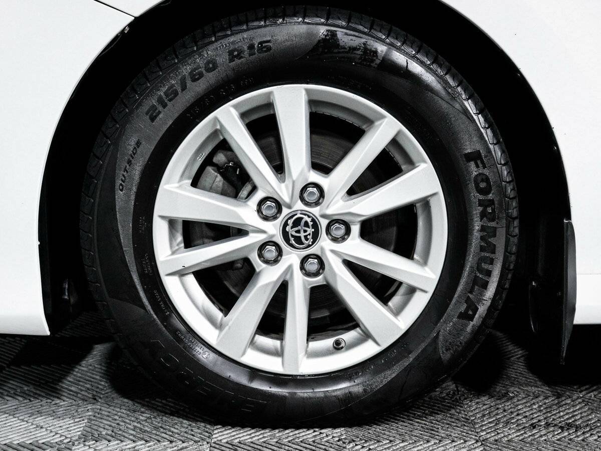 Toyota Camry с пробегом — 2018 год. Фото: #14