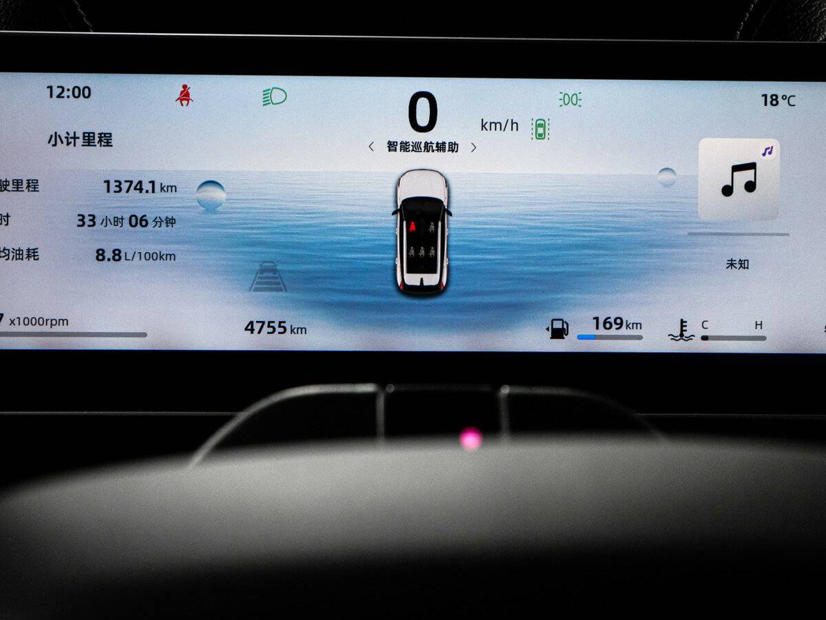 Geely Atlas с пробегом — 2023 год. Фото: #10