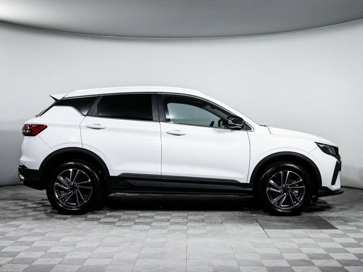 Geely Coolray с пробегом — 2023 год. Фото: #3