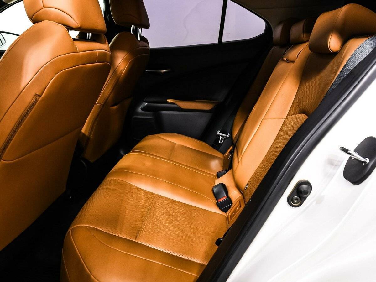 Lexus UX с пробегом — 2019 год. Фото: #11