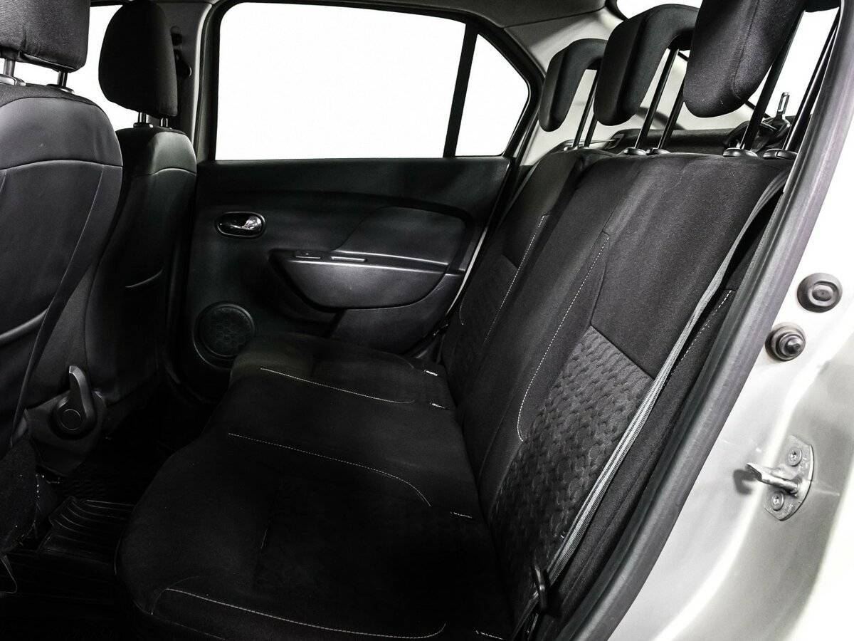 Renault Logan с пробегом — 2016 год. Фото: #12