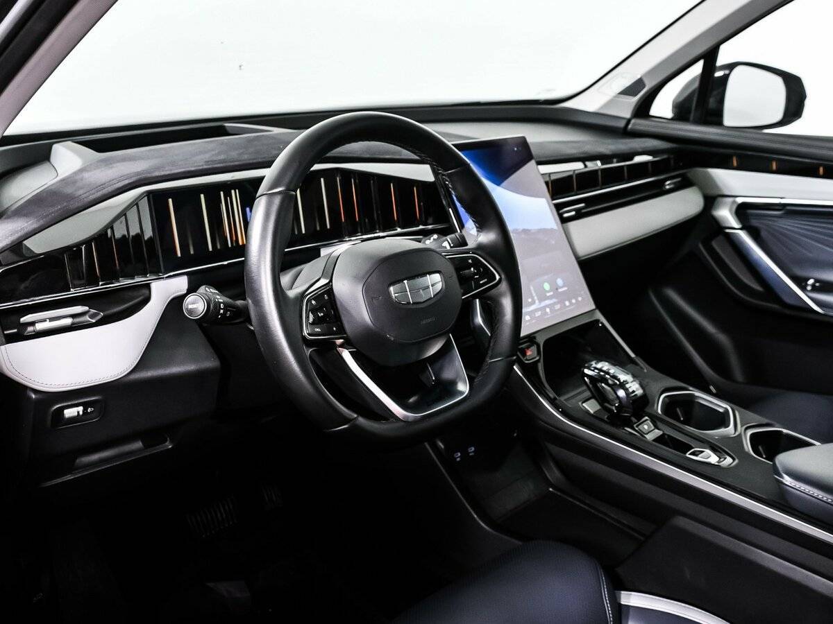 Geely Atlas с пробегом — 2023 год. Фото: #12