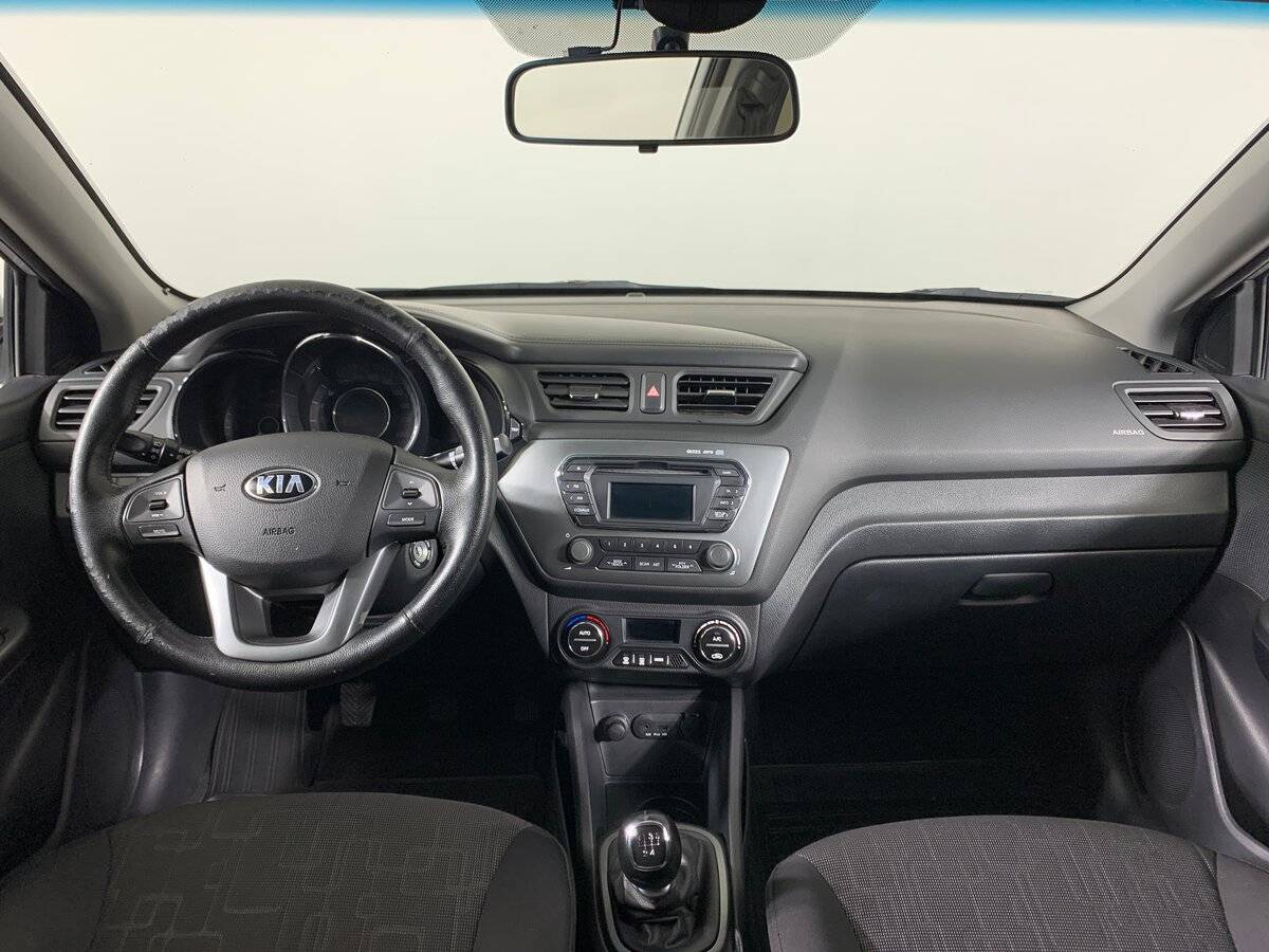 Kia Rio с пробегом — 2013 год. Фото: #11