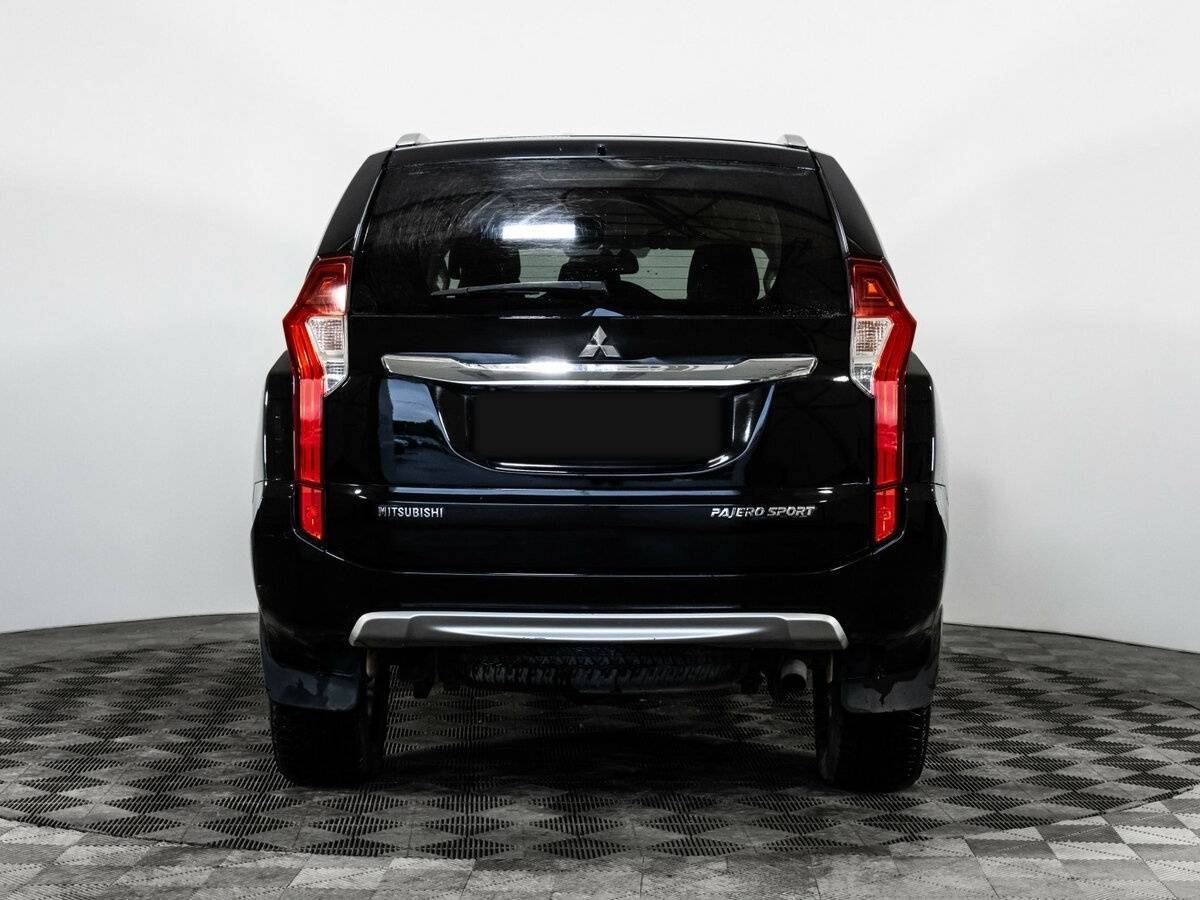 Mitsubishi Pajero Sport с пробегом — 2018 год. Фото: #5