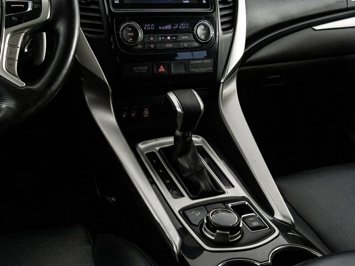 Mitsubishi Pajero Sport с пробегом — 2018 год. Фото: #13