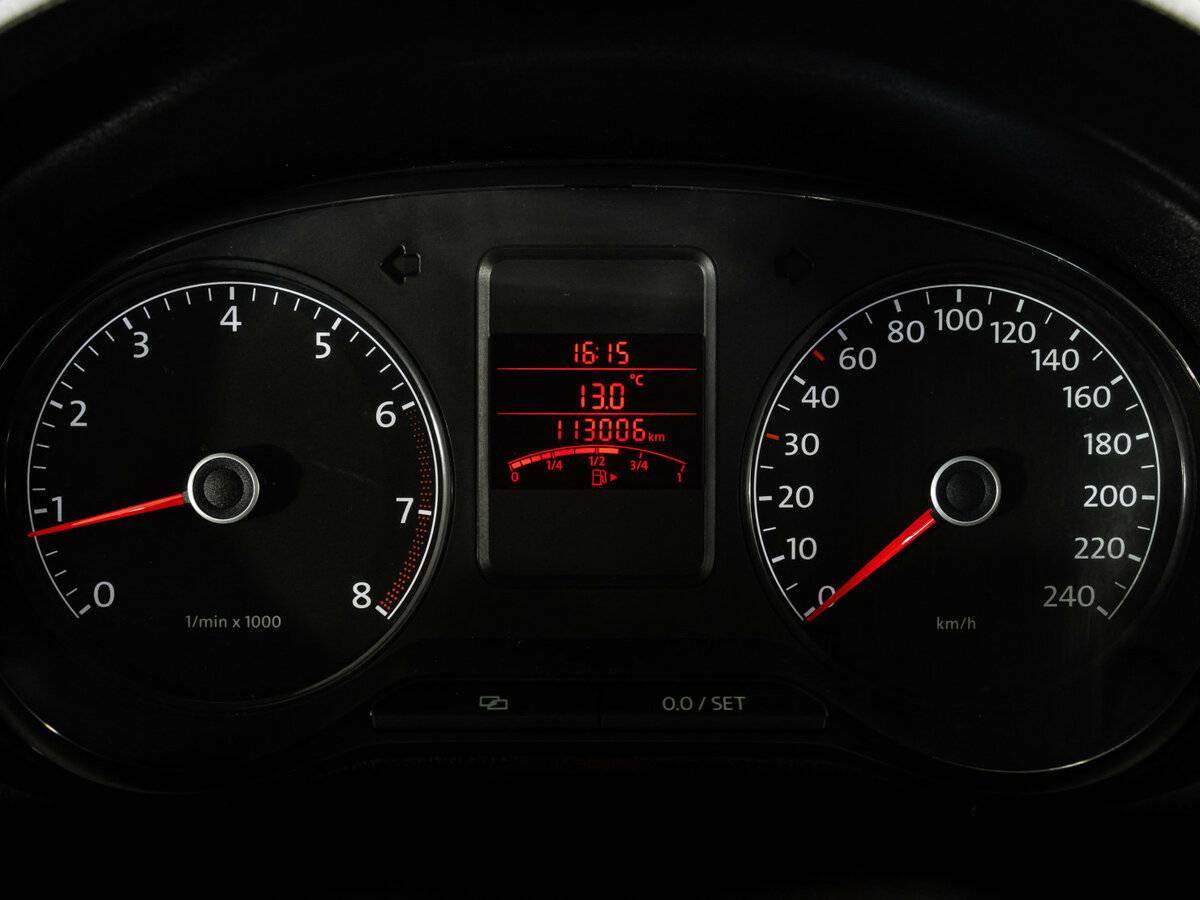 Volkswagen Polo с пробегом — 2012 год. Фото: #14