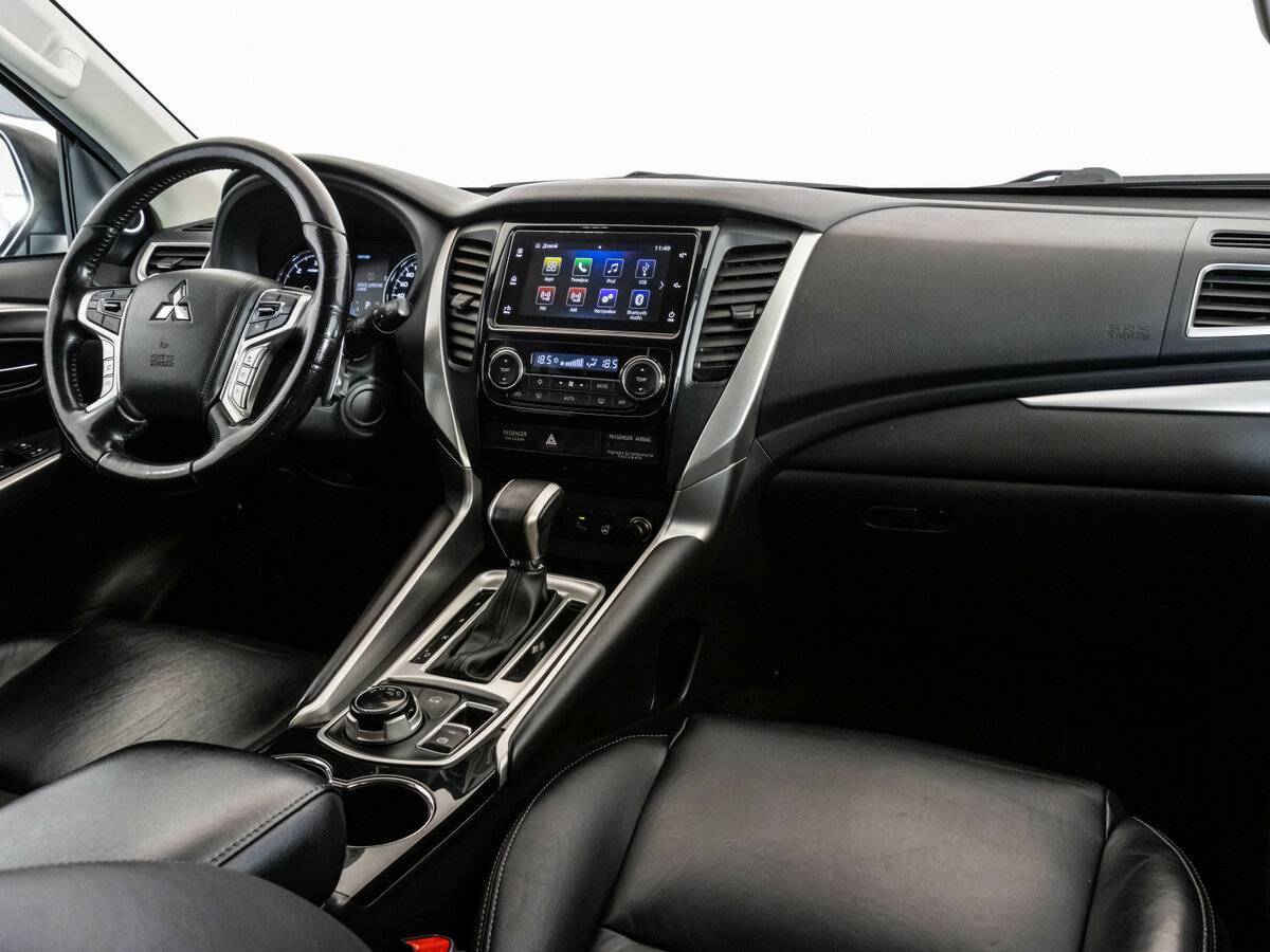 Mitsubishi Pajero Sport с пробегом — 2019 год. Фото: #9