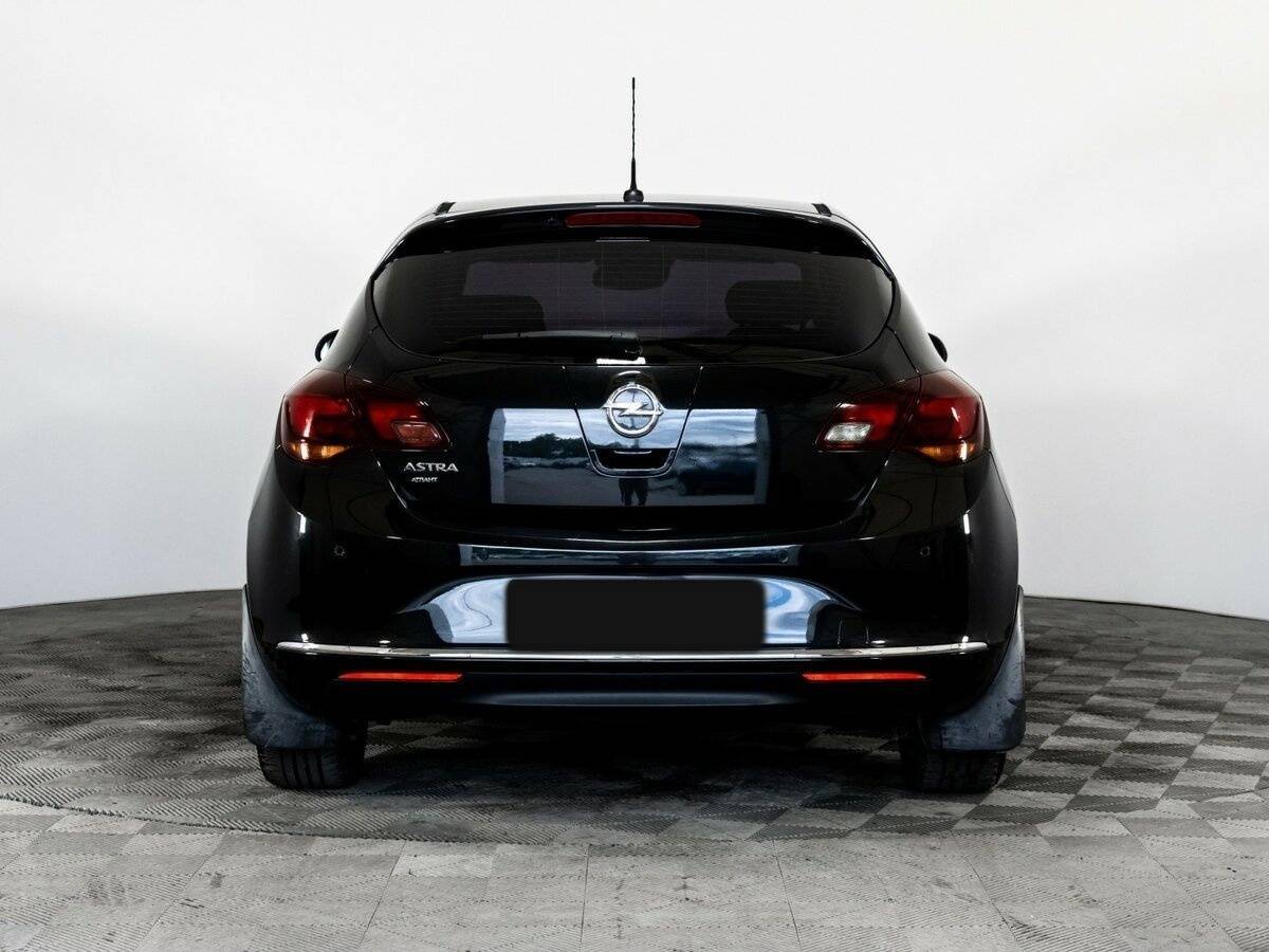 Opel Astra с пробегом — 2012 год. Фото: #5