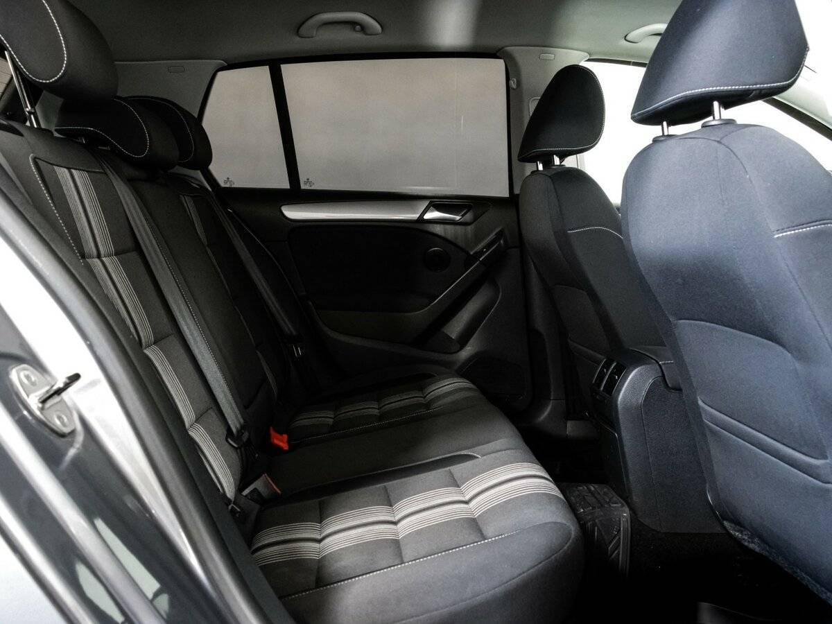 Volkswagen Golf с пробегом — 2012 год. Фото: #14