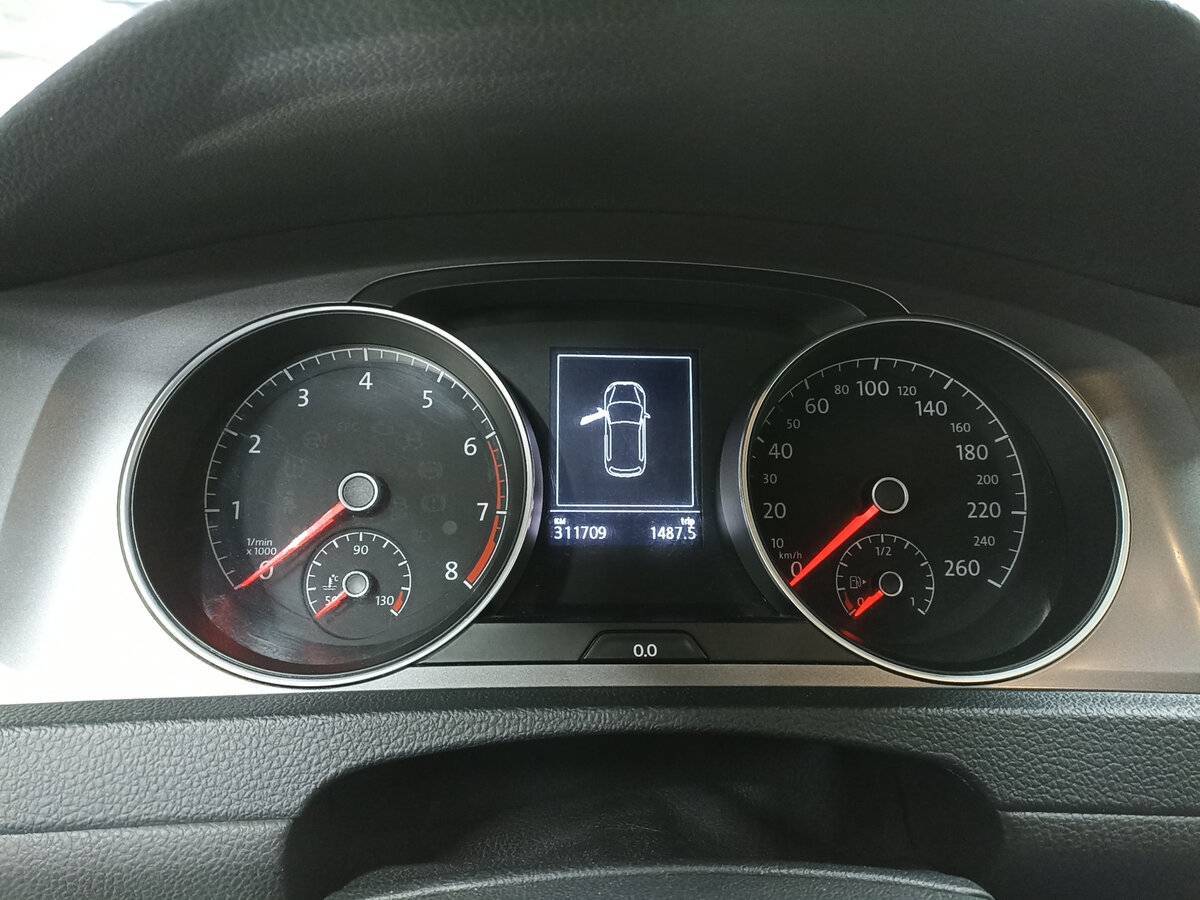 Volkswagen Golf с пробегом — 2013 год. Фото: #12