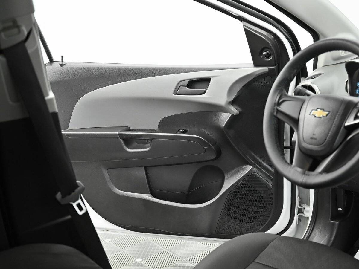 Chevrolet Aveo с пробегом — 2012 год. Фото: #5