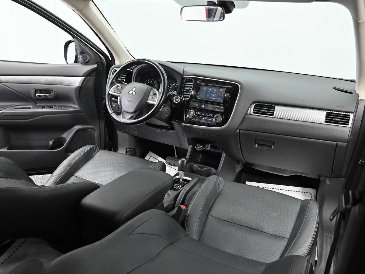 Mitsubishi Outlander с пробегом — 2014 год. Фото: #12