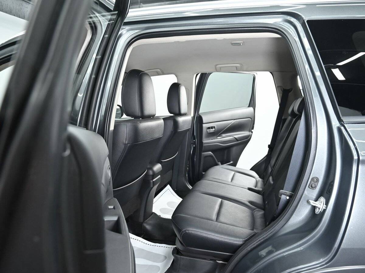 Mitsubishi Outlander с пробегом — 2014 год. Фото: #13