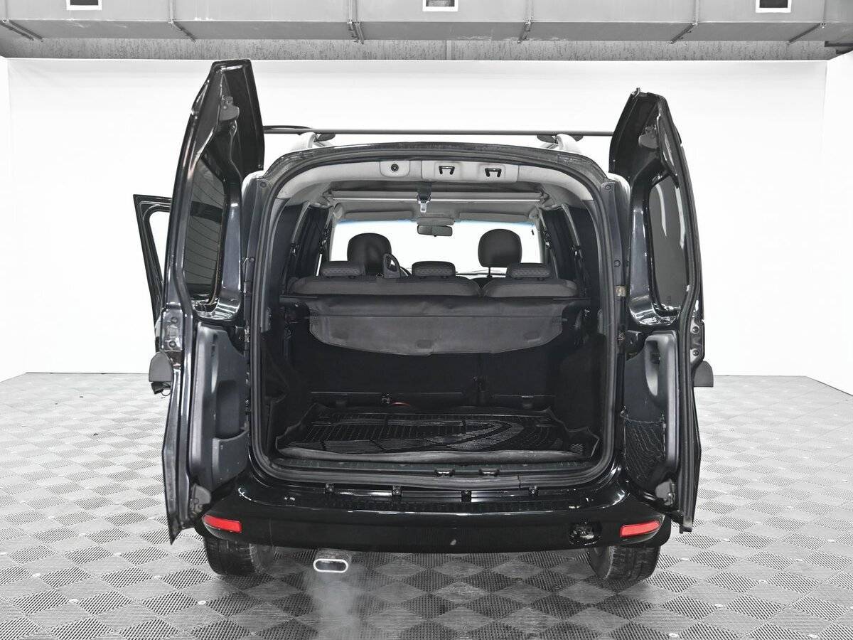 Lada (ВАЗ) Largus с пробегом — 2015 год. Фото: #4