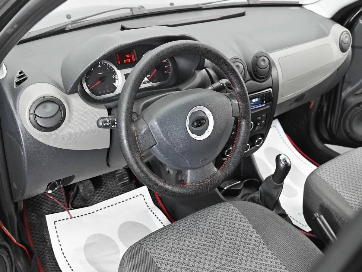 Lada (ВАЗ) Largus с пробегом — 2015 год. Фото: #6