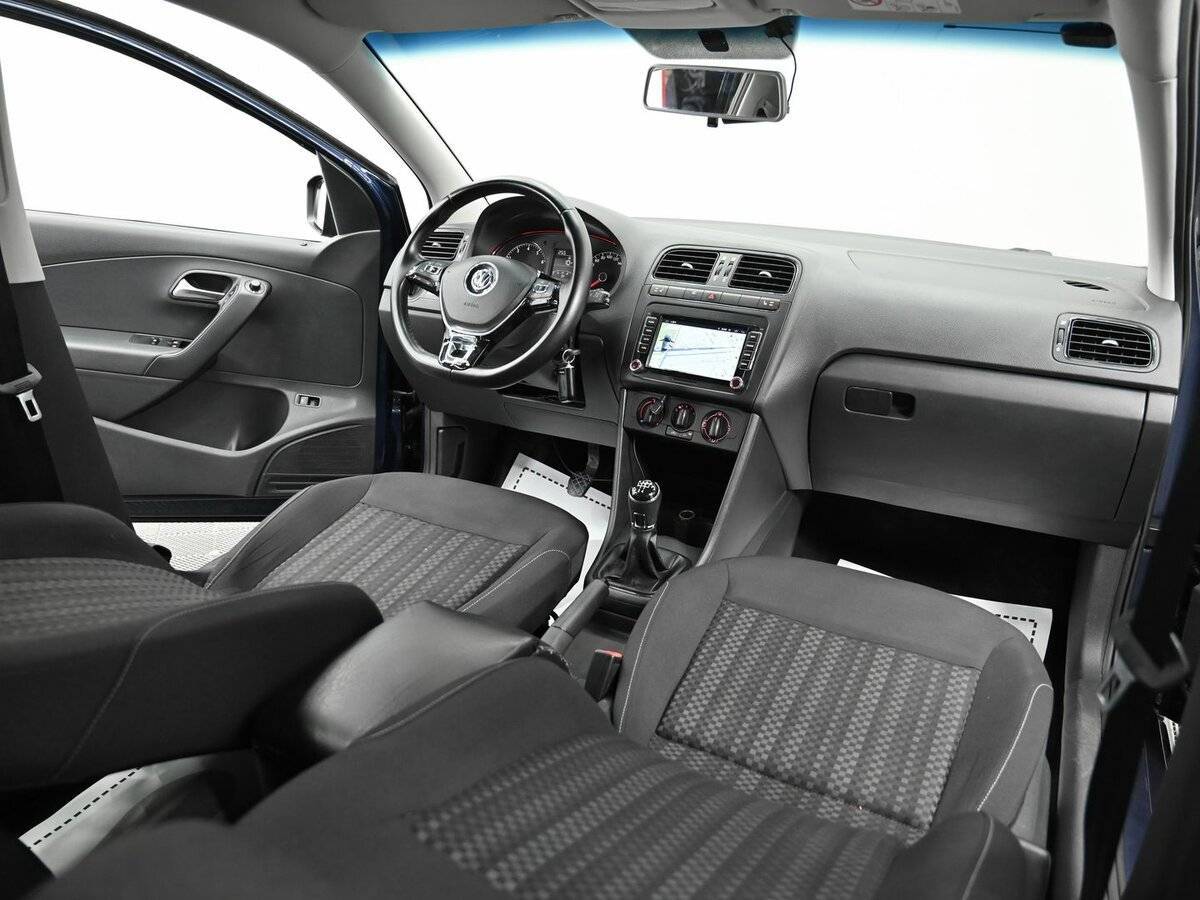 Volkswagen Polo с пробегом — 2016 год. Фото: #11