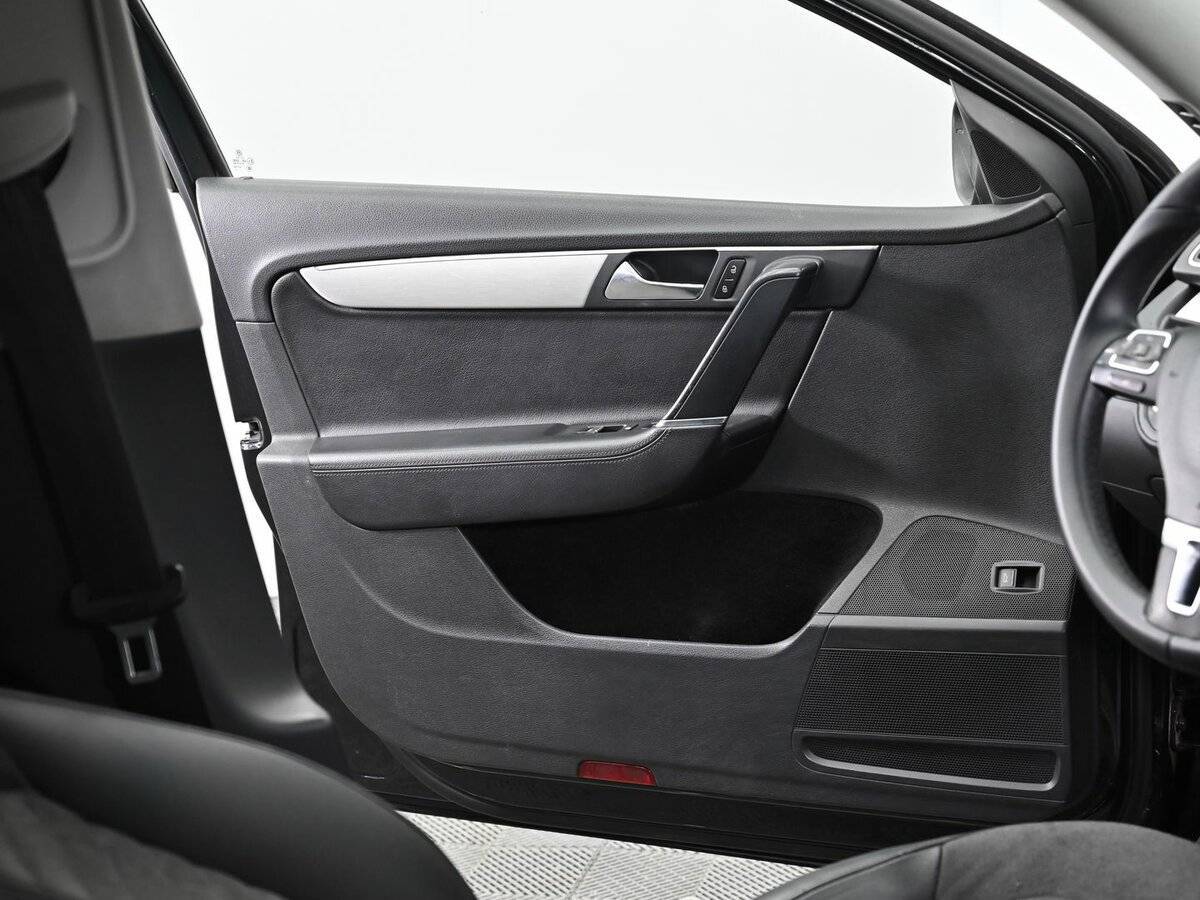 Volkswagen Passat с пробегом — 2012 год. Фото: #6