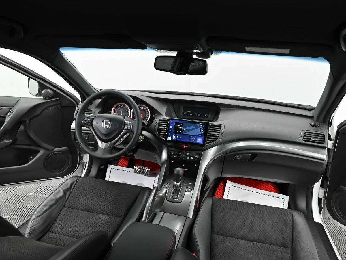 Honda Accord с пробегом — 2012 год. Фото: #11