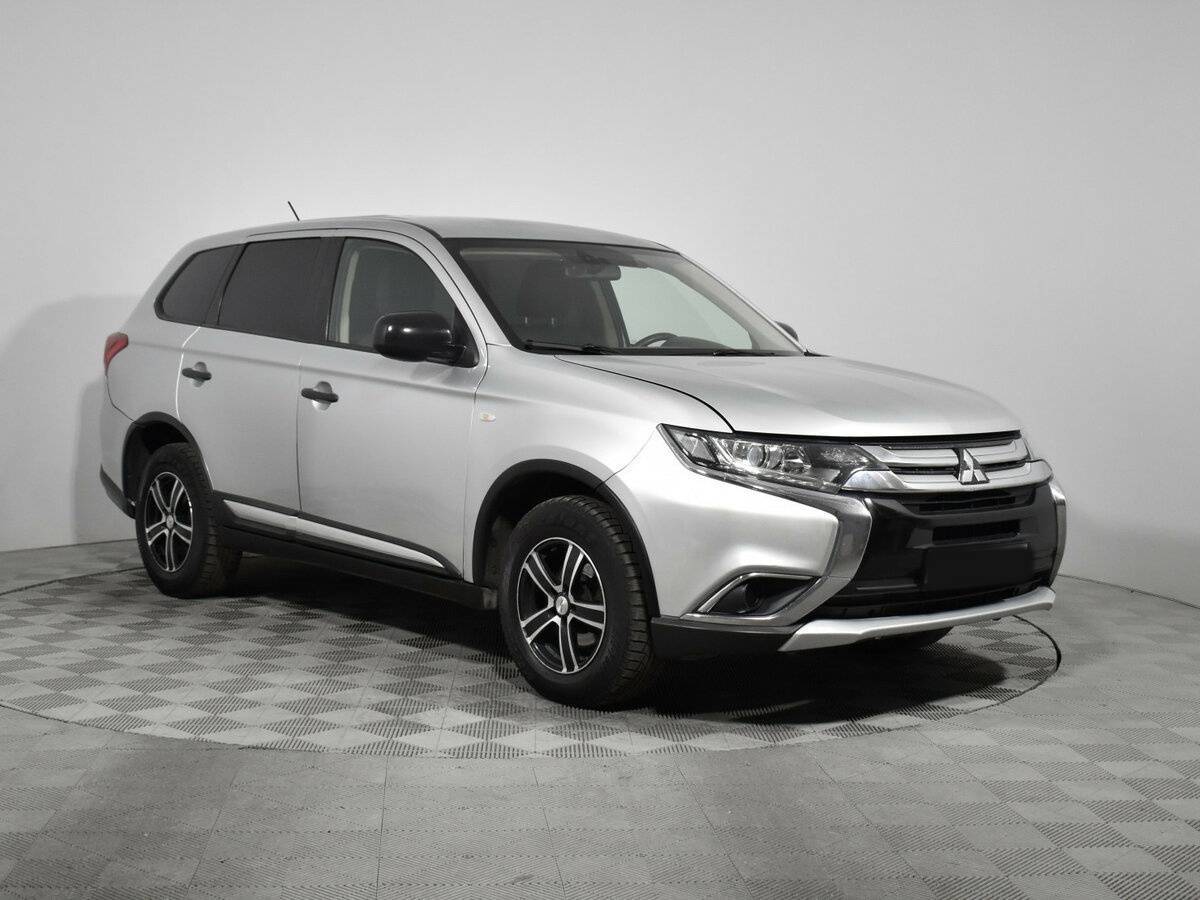 Mitsubishi Outlander с пробегом — 2015 год. Фото: #2