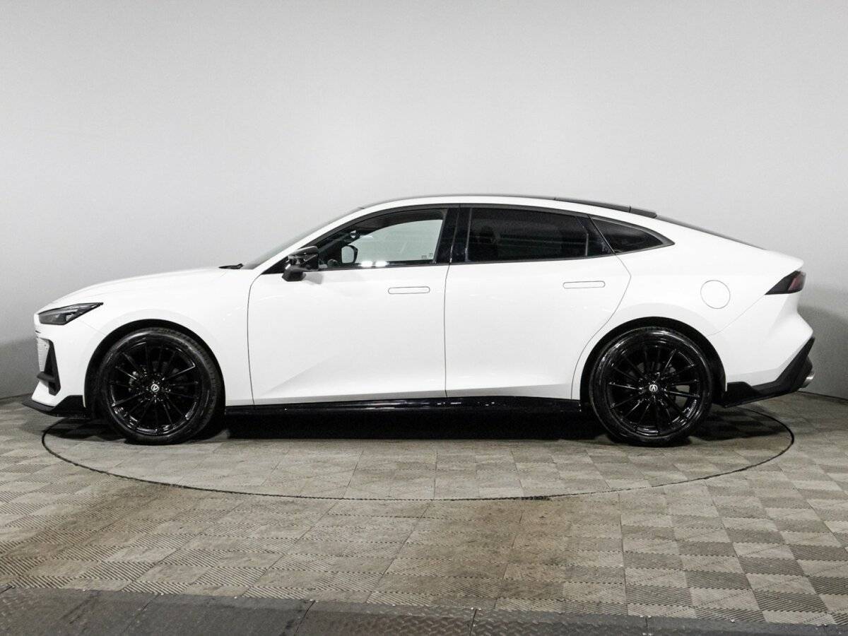 Changan UNI-V с пробегом — 2023 год. Фото: #7