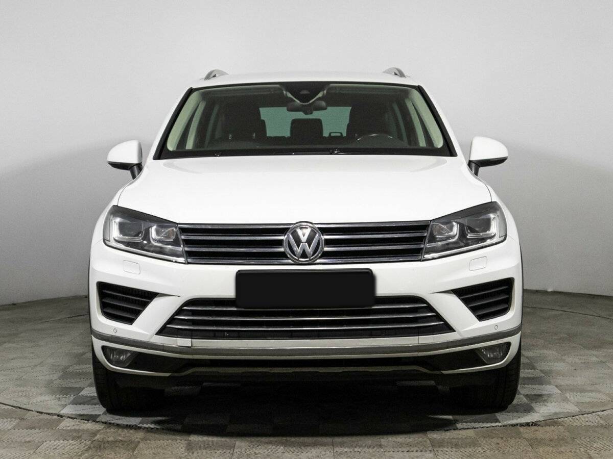 Volkswagen Touareg с пробегом — 2016 год. Фото: #1
