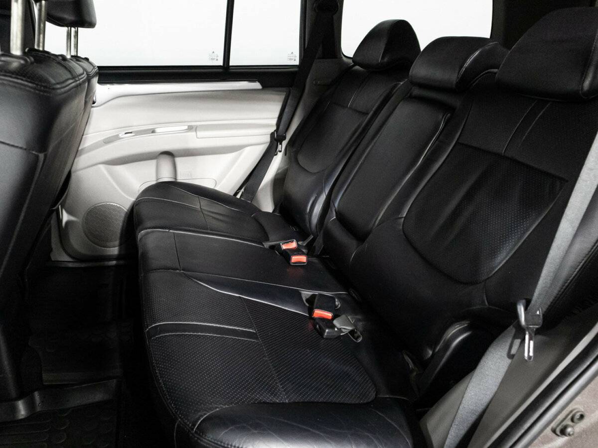 Mitsubishi Pajero Sport с пробегом — 2012 год. Фото: #9