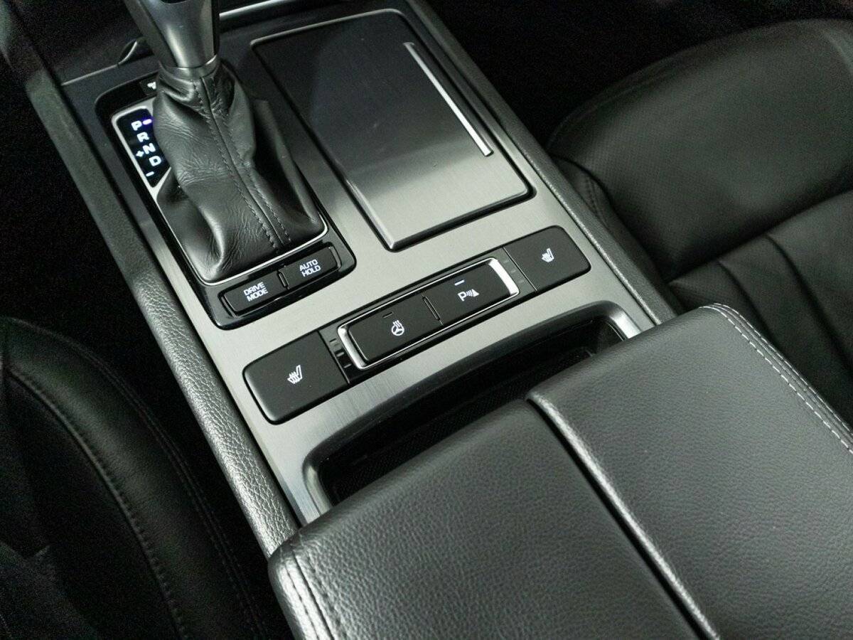 Hyundai Genesis с пробегом — 2015 год. Фото: #17