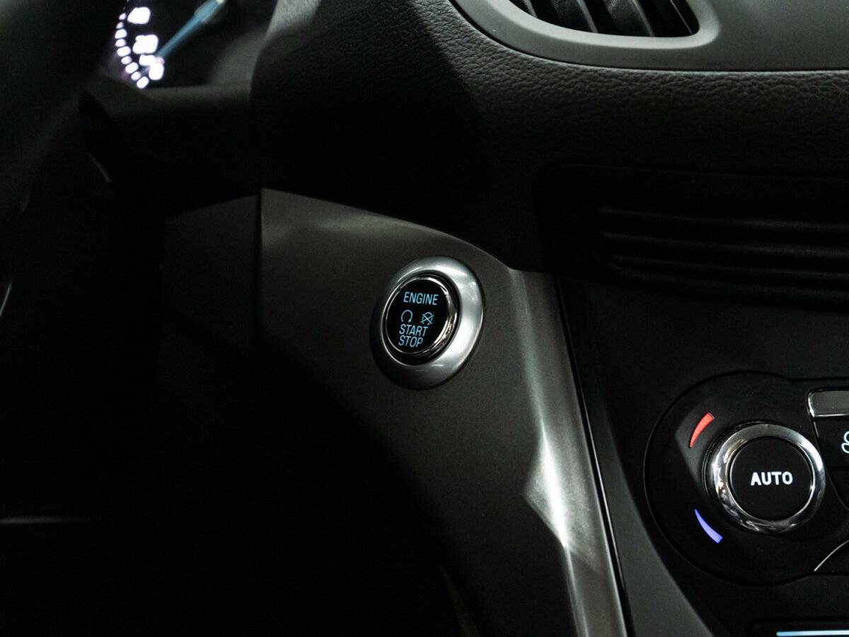 Ford Kuga с пробегом — 2016 год. Фото: #15