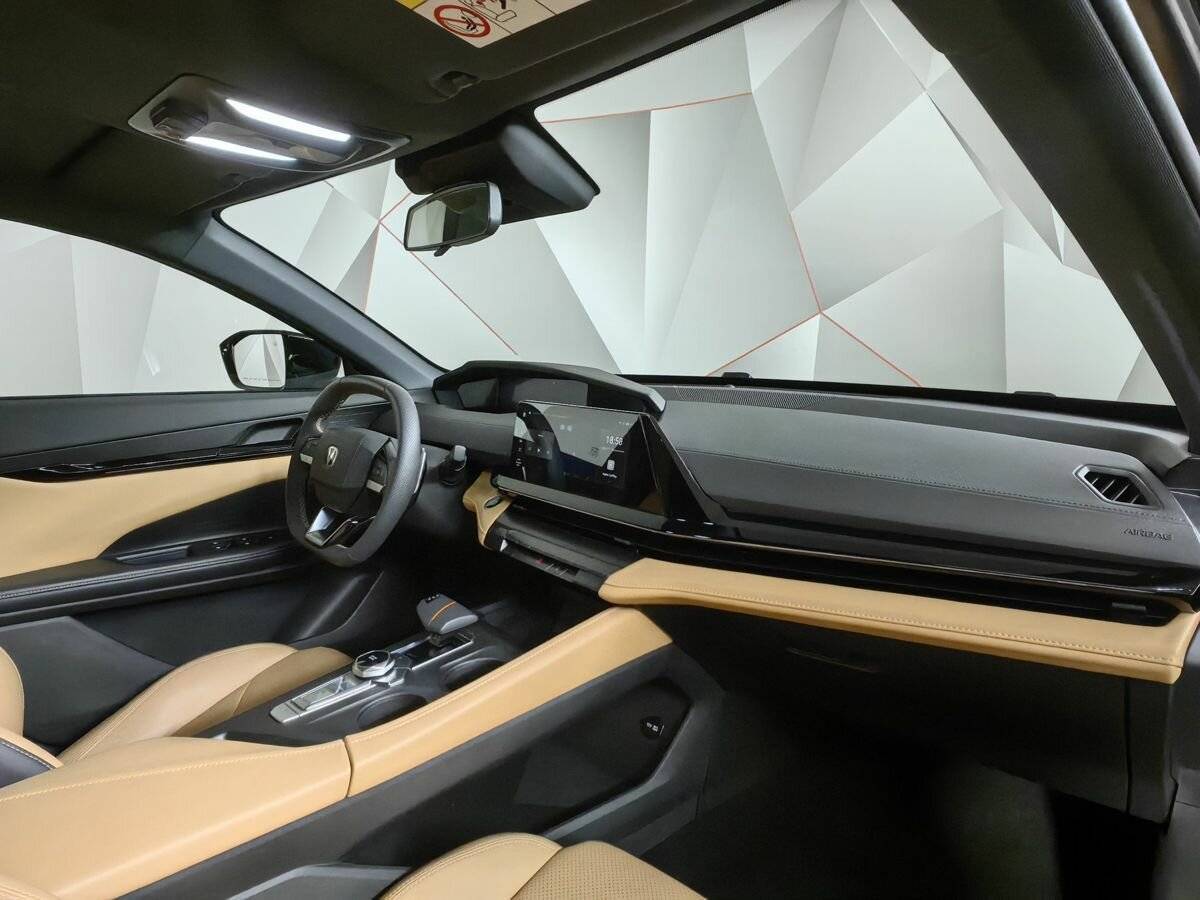 Changan UNI-V с пробегом — 2022 год. Фото: #11