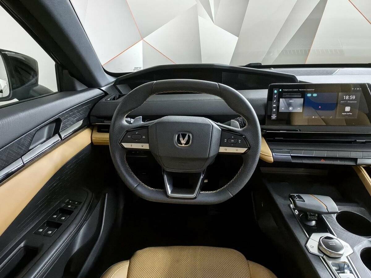 Changan UNI-V с пробегом — 2022 год. Фото: #17