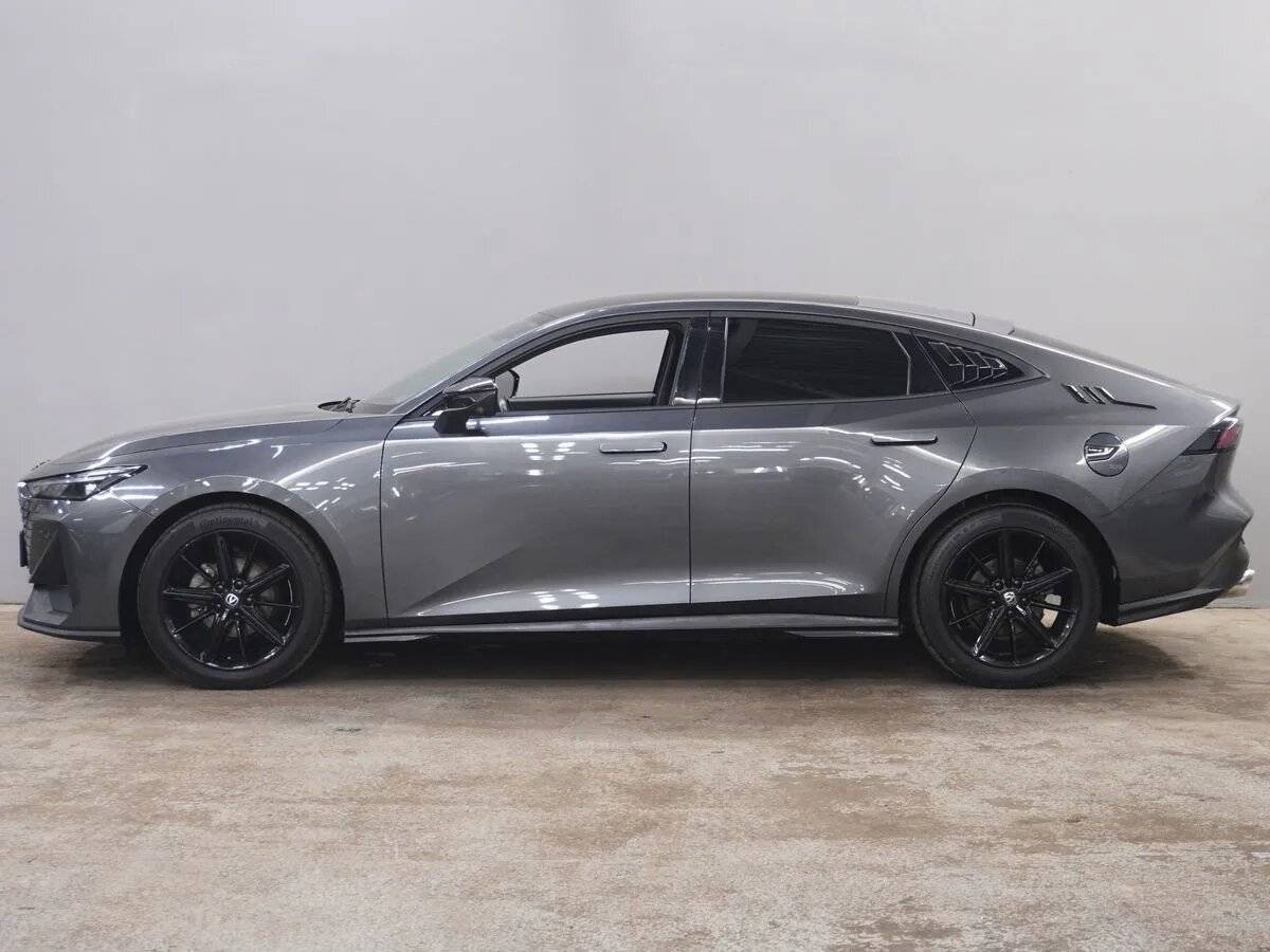 Changan UNI-V с пробегом — 2022 год. Фото: #7