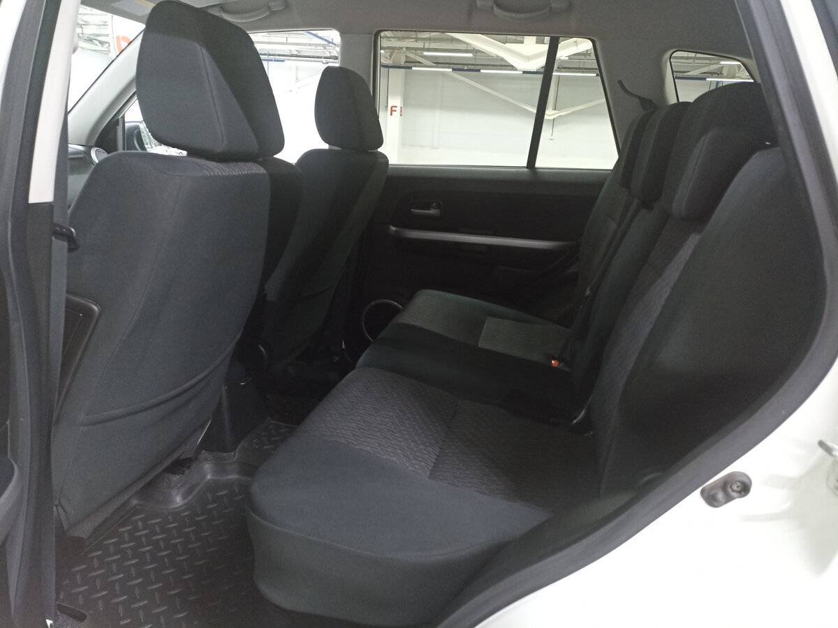 Suzuki Grand Vitara с пробегом — 2013 год. Фото: #11